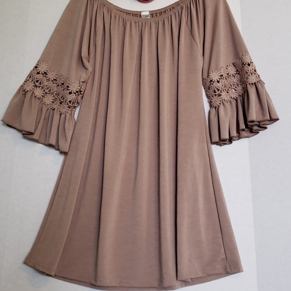 WinWin Tops - Win Win Ruffle Sleeve Tunic